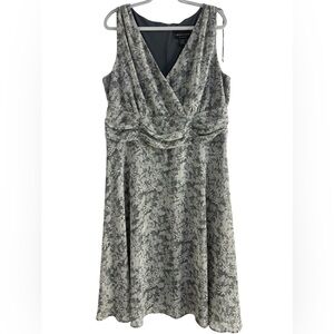 Connected Apparel Gray Floral Midi Sleeveless Dress Size 20